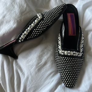 SUSAN BENNIS WARREN EDWARDS Beaded Kitten Heel